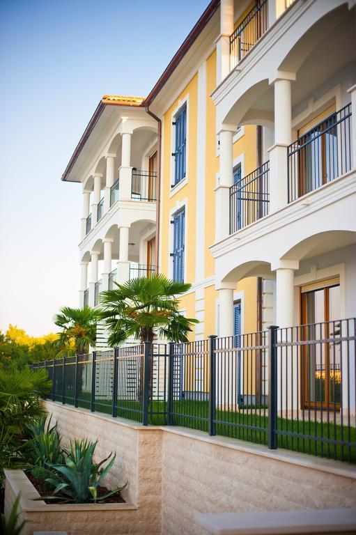 Apartments Poville Residence Повиле Экстерьер фото